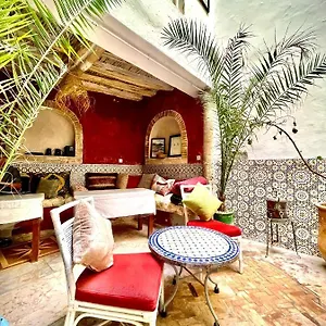 Hostel Youth & Social Travel, As-Suwajra